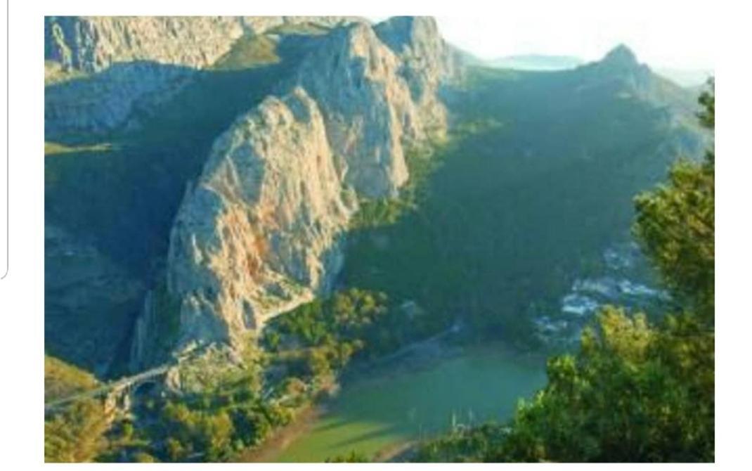 Apartamento en Cortijo totalmente reformado en pleno paraje natural Junto al Caminito del Rey y los sectores mas importantes de escalada A solo 2 minutos de la Estacion de tren Álora Exterior foto